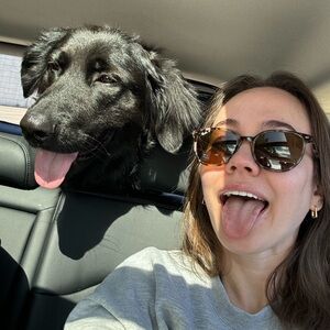 Meet your Posher, Hayley